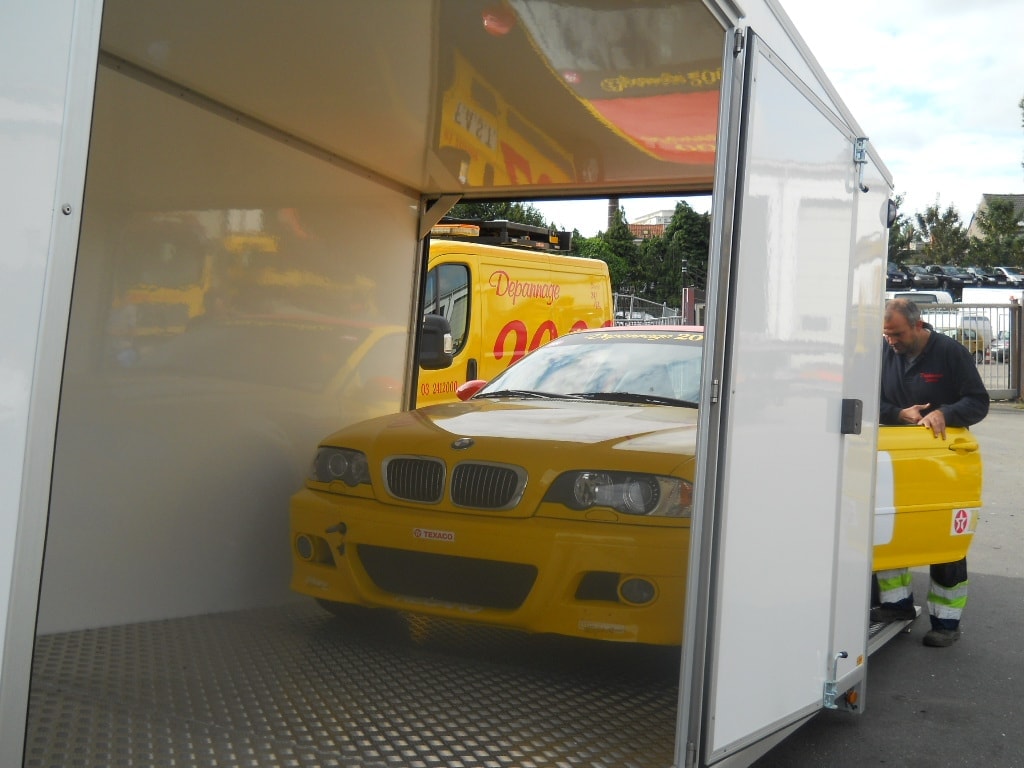 Gesloten aanhangwagen voor afgeschermd transport